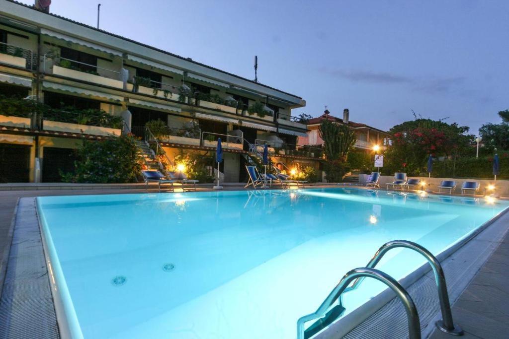 Appartamenti Residence Il Porto 13 E 16 Porto Azzurro Bagian luar foto